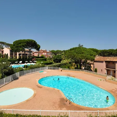 2 Bedroom Front In Sainte-Maxime