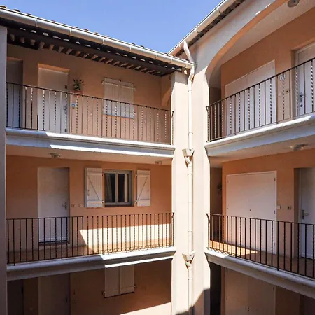 2 Bedroom Front In